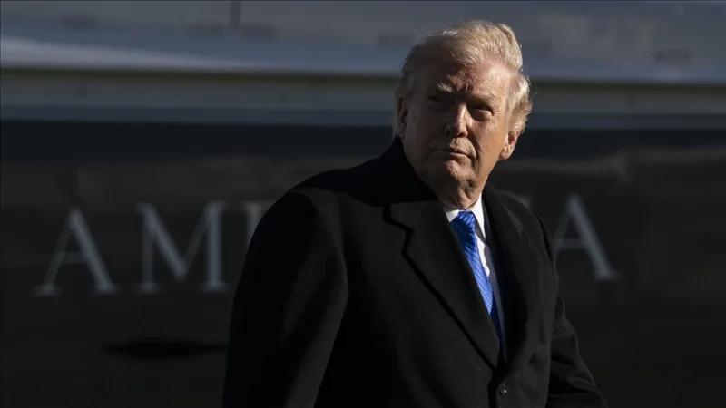 Americký prezident Trump představil aplikaci pro chytré telefony, díky níž lze sledovat dění v Bílém domě